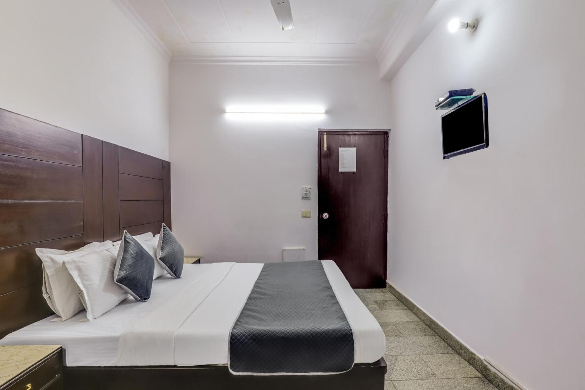 Hotel Sarthak Palace Near Karol Bagh Metro Station New Delhi Ngoại thất bức ảnh