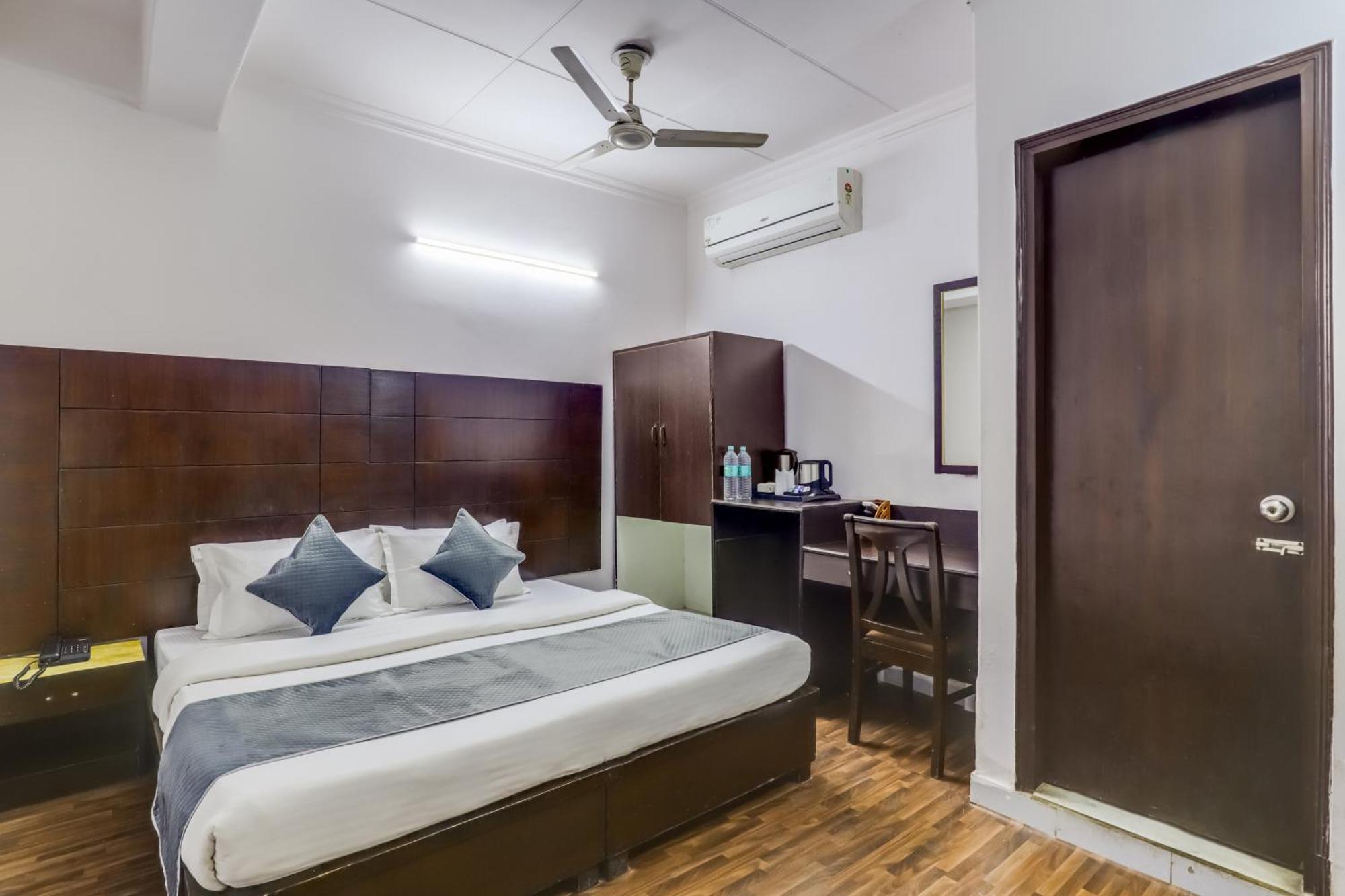 Hotel Sarthak Palace Near Karol Bagh Metro Station New Delhi Ngoại thất bức ảnh