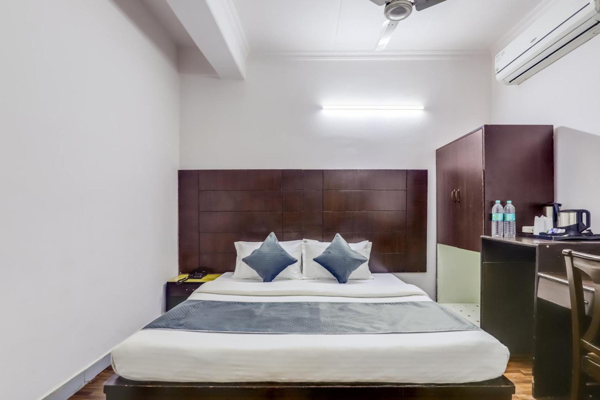 Hotel Sarthak Palace Near Karol Bagh Metro Station New Delhi Ngoại thất bức ảnh