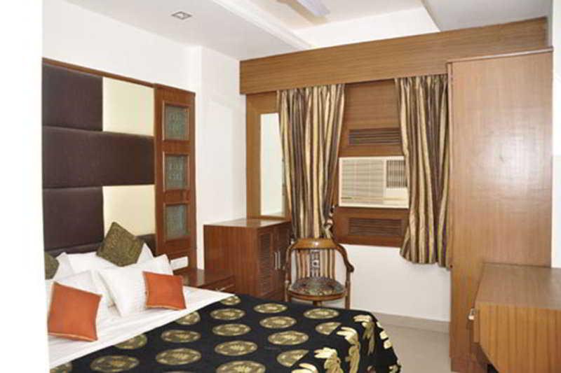 Hotel Sarthak Palace Near Karol Bagh Metro Station New Delhi Ngoại thất bức ảnh