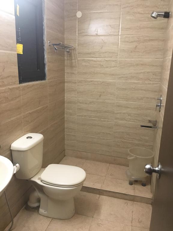 Hotel Sarthak Palace Near Karol Bagh Metro Station New Delhi Ngoại thất bức ảnh