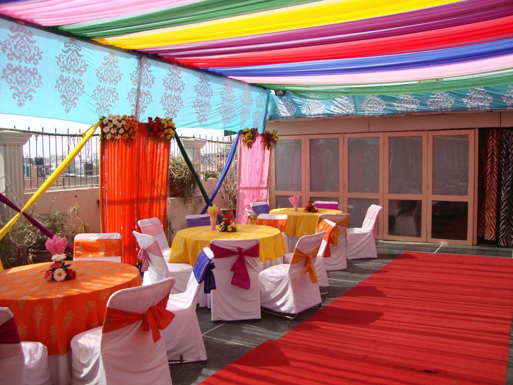 Hotel Sarthak Palace Near Karol Bagh Metro Station New Delhi Ngoại thất bức ảnh